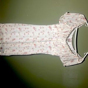 No boundaries Jrs. Mesh white floral dress.